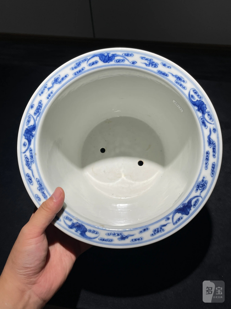 民国 青花九桃纹花盆 - 图7